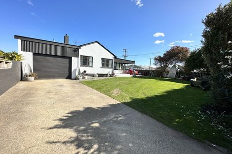Photo of property in 12 Douglas Street, Hawera, 4610