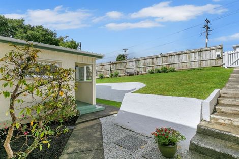 Photo of property in 9 Chester Road, Tawa, Wellington, 5028
