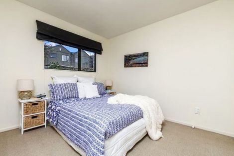 Photo of property in 4/42 Fields Parade, Oteha, Auckland, 0632