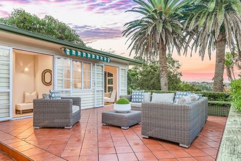 Photo of property in 107 Onewa Road, Northcote, Auckland, 0627