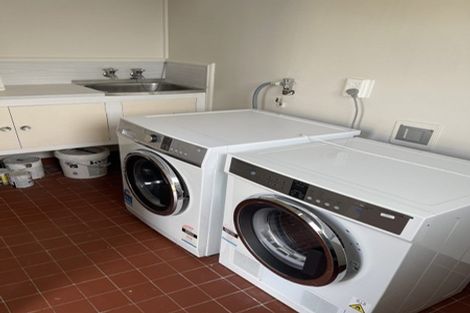 Photo of property in 62 College Road, Northcote, Auckland, 0627