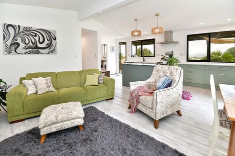 Photo of property in 1708 South Head Road, South Head, Helensville, 0874