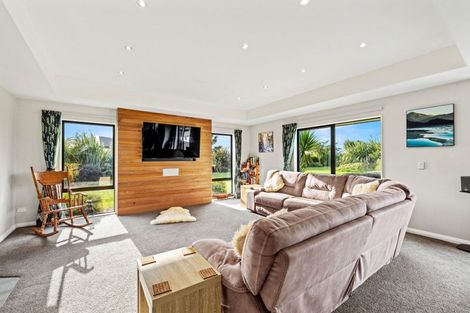 Photo of property in 22 Landsborough Drive, Darfield, 7571