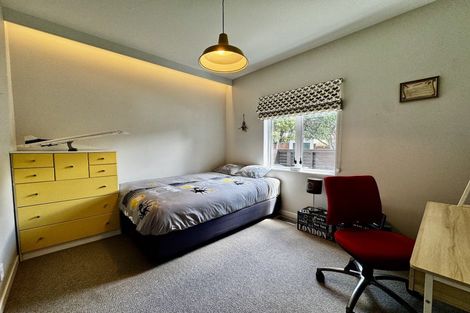 Photo of property in 16 Burnham Street, Seatoun, Wellington, 6022