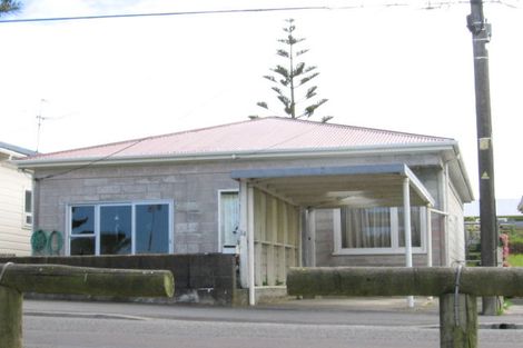 Photo of property in 34 Lavaud Street, Berhampore, Wellington, 6023