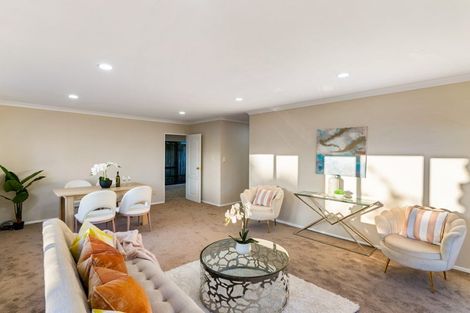 Photo of property in 7 Chieftain Rise, Goodwood Heights, Auckland, 2105