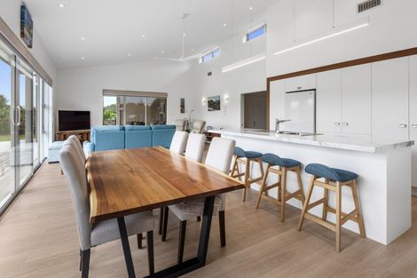 Photo of property in 4 Cornerstone Place, Te Kamo, Kamo, 0185