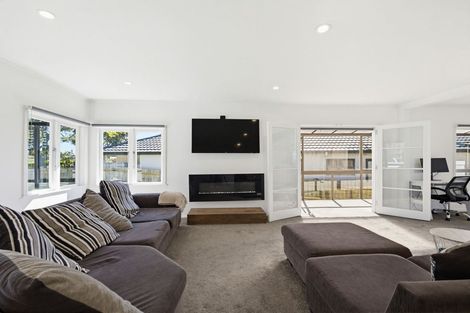 Photo of property in 21 Brixton Road, Manly, Whangaparaoa, 0930