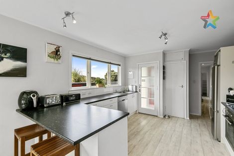 Photo of property in 258 Grounsell Crescent, Belmont, Lower Hutt, 5010