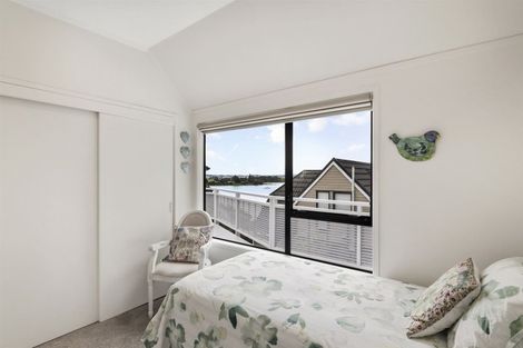 Photo of property in 1/34 Oruamo Place, Beach Haven, Auckland, 0626
