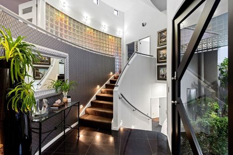 Photo of property in 18 Harry Ell Drive, Cashmere, Christchurch, 8022