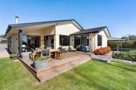 Photo of property in 28 Reynolds Road, Havelock North, 4130