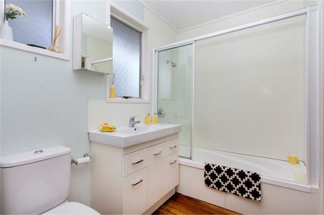 Photo of property in 11 Reelick Avenue, Pakuranga Heights, Auckland, 2010