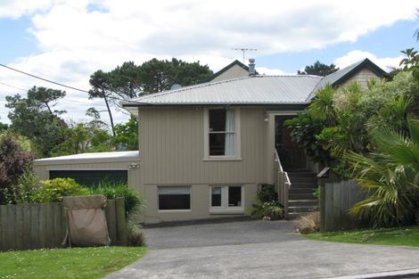 Photo of property in 24 Tiri Road, Manly, Whangaparaoa, 0930