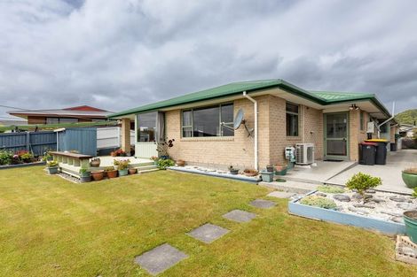 Photo of property in 20 Parfitt Place, Greymouth, 7805