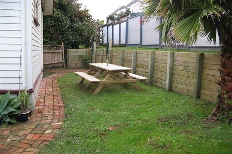 Photo of property in 19b Stafford Road, Northcote Point, Auckland, 0627