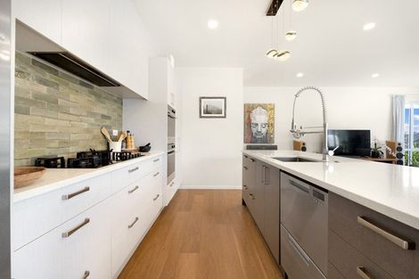 Photo of property in 18 Kahu Close, Orewa, 0931