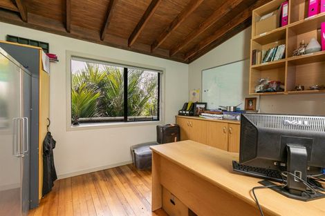 Photo of property in 166 Opanuku Road, Henderson Valley, Auckland, 0612