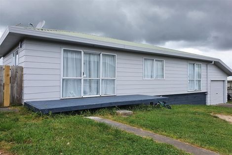 Photo of property in 2/43 Solveig Place, Randwick Park, Auckland, 2105