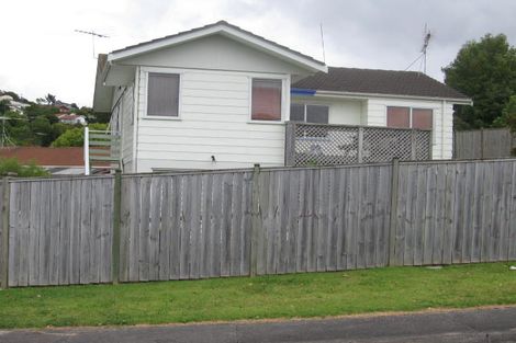 Photo of property in 4 Tetrarch Place, Totara Vale, Auckland, 0629