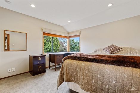 Photo of property in 2/120 Memorial Avenue, Burnside, Christchurch, 8053