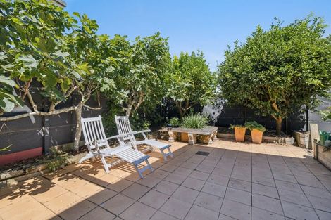 Photo of property in 8a Wicklow Road, Narrow Neck, Auckland, 0622