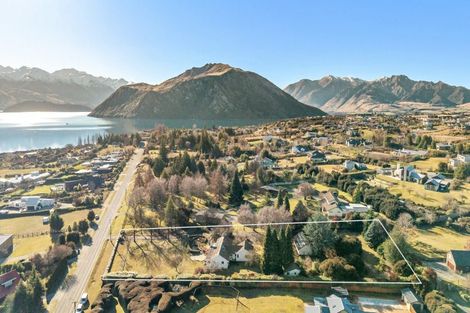Photo of property in 261 Beacon Point Road, Wanaka, 9305