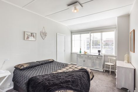 Photo of property in 35 Kauri Street, Roslyn, Palmerston North, 4414