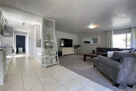 Photo of property in 36 Lavery Place, Sunnynook, Auckland, 0632