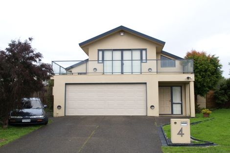Photo of property in 4 Hagen Close, Golflands, Auckland, 2013