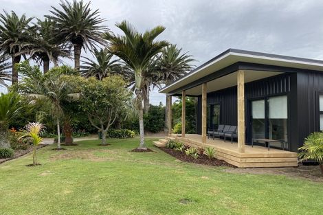 Photo of property in 15 Hau Lane, Oakura, 4314