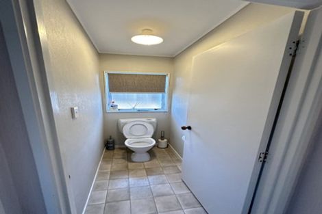 Photo of property in 34 Highland Park Drive, Highland Park, Auckland, 2010