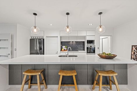 Photo of property in 43 Oakgrove Drive, Rangiora, 7400