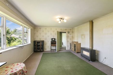 Photo of property in 9 Foster Street, Taita, Lower Hutt, 5011