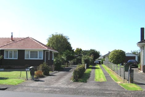 Photo of property in 31 London Street, Te Atatu Peninsula, Auckland, 0610