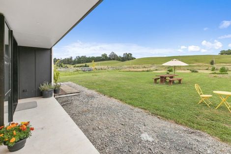 Photo of property in 34 Pourerere Road, Waipawa, 4271