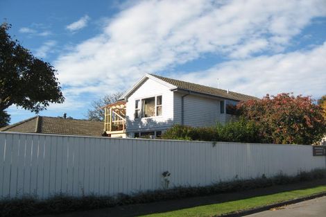 Photo of property in 5 Ladbrokes Place, Fendalton, Christchurch, 8052