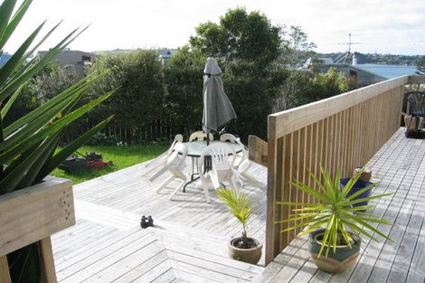 Photo of property in 23a Melandra Road, Stanmore Bay, Whangaparaoa, 0932