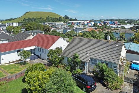 Photo of property in 15 Court Crescent, Panmure, Auckland, 1072