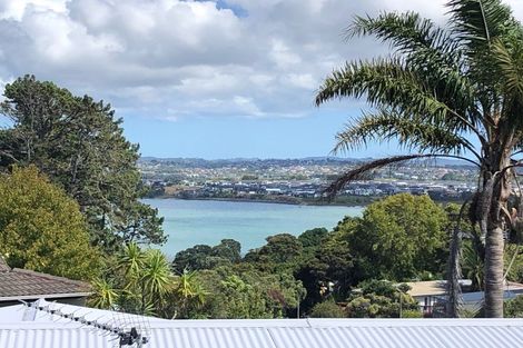Photo of property in 4 Sispara Place, Beach Haven, Auckland, 0626