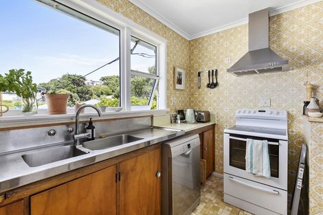 Photo of property in 14 Ribble Street, Island Bay, Wellington, 6023