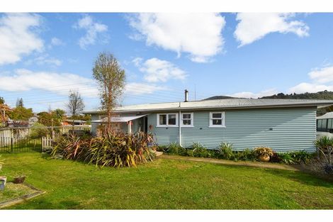 Photo of property in 5 Cherrywood Place, Western Heights, Rotorua, 3015