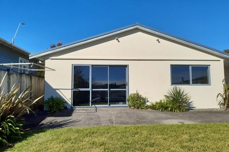 Photo of property in 328 Devon Street West, New Plymouth, 4310