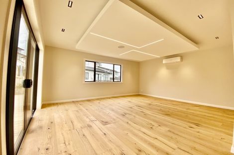 Photo of property in 27 Colliston Rise, Pinehill, Auckland, 0632