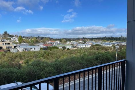 Photo of property in 2 Equine Way, Brookfield, 3110