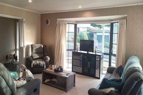 Photo of property in 6 Kuripaka Crescent, The Gardens, Auckland, 2105