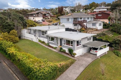 Photo of property in 2/58 Girrahween Drive, Totara Vale, Auckland, 0629