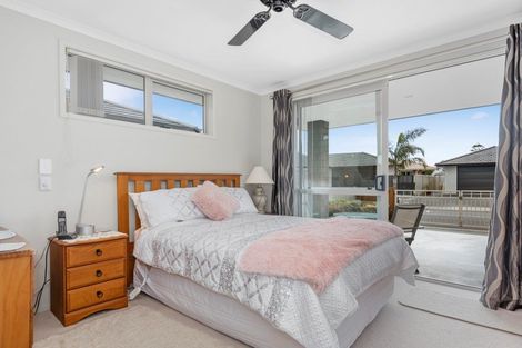 Photo of property in 4 Sandspit Way, Papamoa Beach, Papamoa, 3118