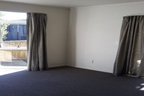 Photo of property in 11 West Harbour Drive, West Harbour, Auckland, 0618