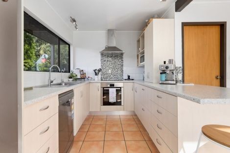 Photo of property in 25 Links View Drive, Omokoroa, 3114